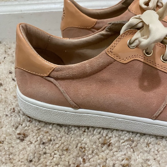 💎UGG Evangeline pink/gold sneakers size 15. - Picture 6 of 16